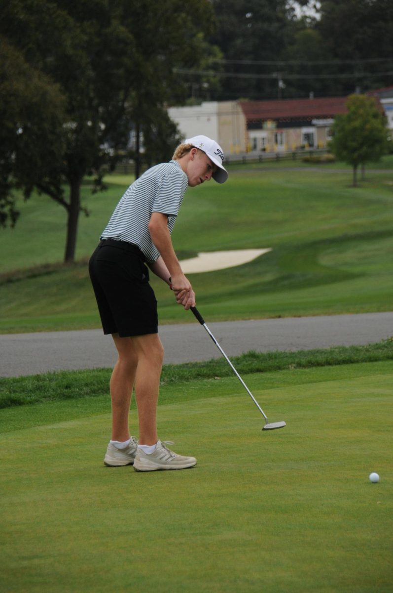 On Sep. 17th at Loudoun Golf and Country Club Junior Rory Tierney puts on the 1st hole. 